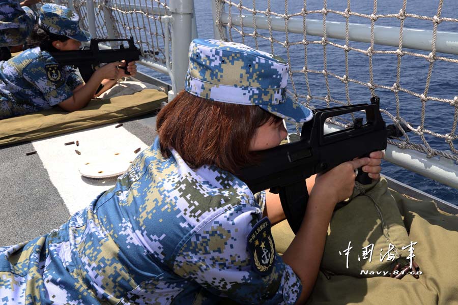 风华正茂:中国海军公开女舰员批量照片