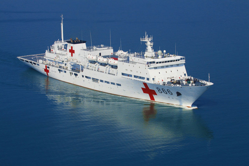 美航母已出动 中国哪艘军舰会赴菲救灾?