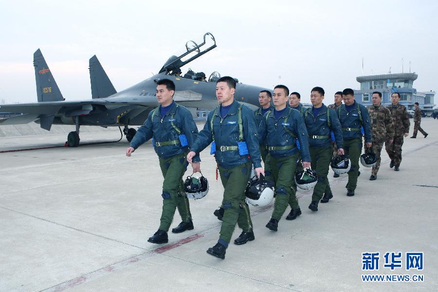 解放军空一师王牌部队亮相 装备重型歼11b战机