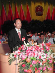 刘日知、何正拔分别当选梅州市人大主任和