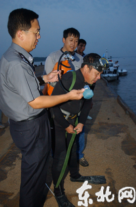 哈尔滨松花江发生沉船事件3人获救4人失踪图