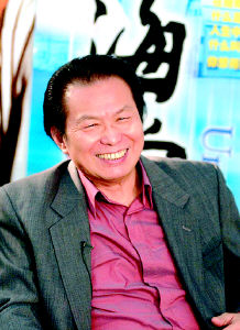 近期的张钰也是因为想出演黄健中的戏未果才捅出了录音带丑闻事件,那