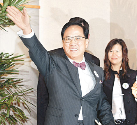 曾荫权当选新行政长官感言:与市民对话的新开始