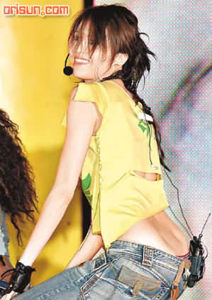 小试牛刀穿比基尼 梁咏琪玉女大解放撼全场(图)