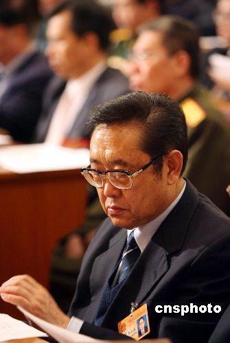 图:国土资源部长孙文盛列席全国人大全体大会