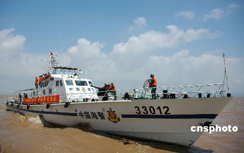 图某海警部队开展反偷渡演练