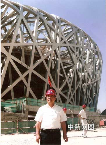 因"汕头制造"与奥运结缘图为广东金刚玻璃科技有限公司董事长庄大建在