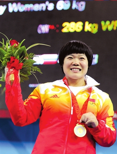 为举重而生的刘春红 打破纪录犹如伊辛巴耶娃