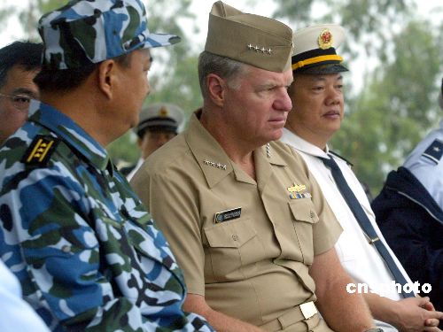 海军南海舰队林永青海军少将和美国海军太平洋舰队司令拉夫黑德海军