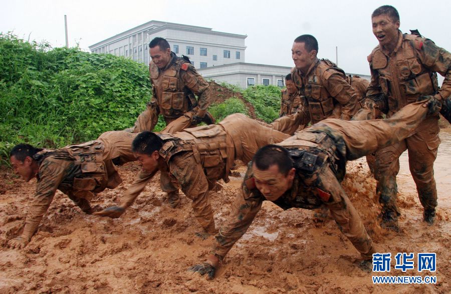 成空驻滇某指挥所所属单位滇西高原演练
