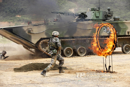 南昌特警神剑突击队飞檐走壁雷霆出击