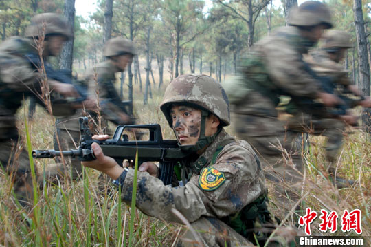 济南军区某猛虎师钢刀团决战确山