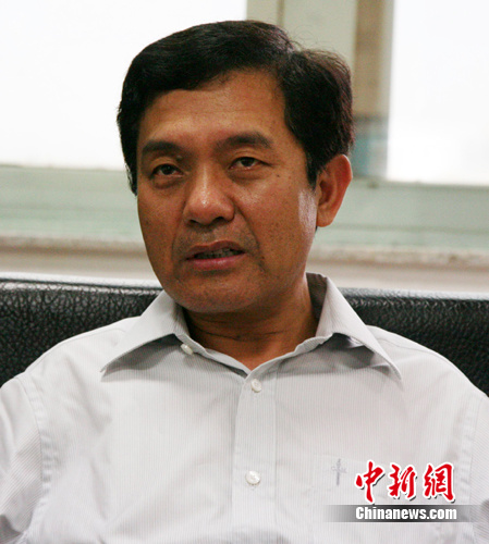 文昌市委书记裴成敏接受访问. 中新网发 付美斌 摄