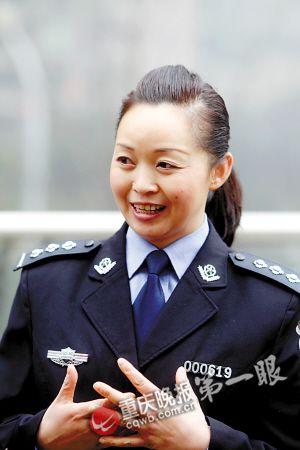 "霸王花"颜红君