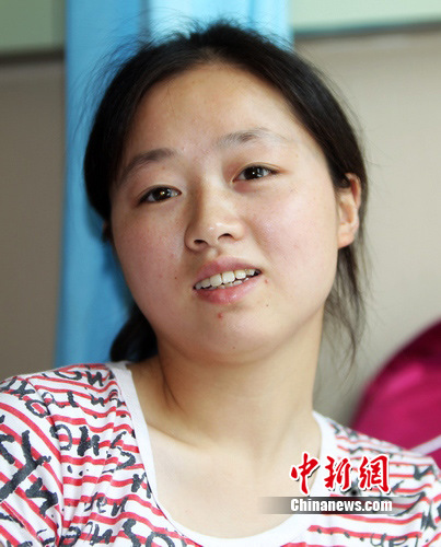 四川上百网友助"最美盲人女孩"重见光明