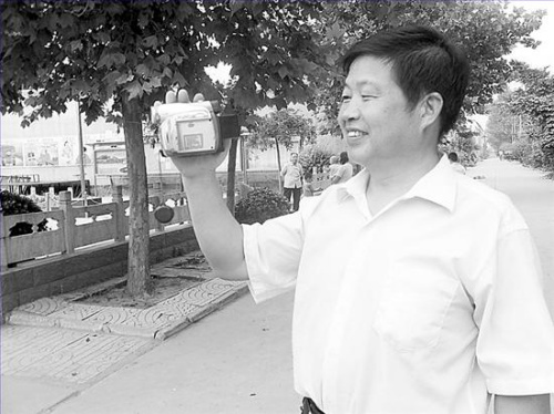 �ϵ�Ա6���Է�¼��300��DV��Ƭ��¼ũ��仯��ͼ��