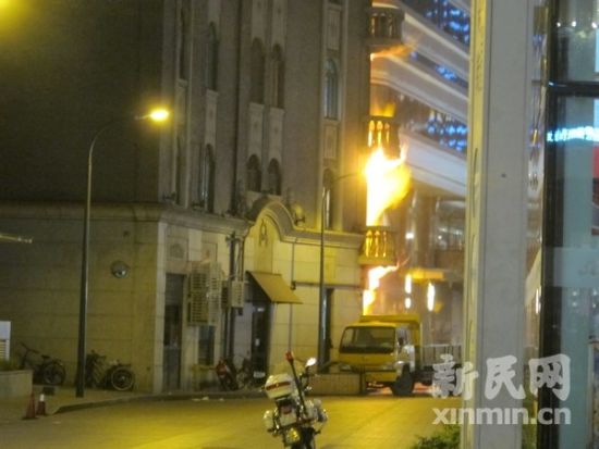 �Ϻ�һ��ú���ܱ�ȼ����һ�ȴ�����¥�߶ȣ�ͼ��