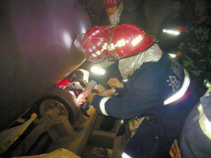 �ӱ�һ���˰�ֻ���Ӿ���������������ͼ��