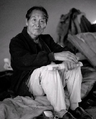 六旬男子赤身裸体死在桥洞里 曾梦想住进廉租房
