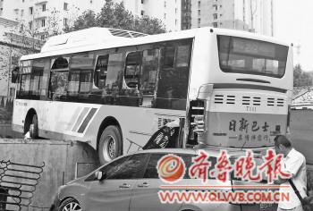 ����˾��������ײ�������ƴ������ŵ�ɲ��