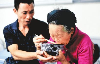 Т��������30����ǮΪĸ�β���6��̨��һƬֹʹҩ