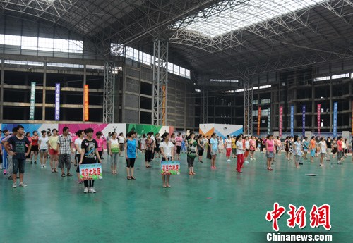 �����������ڽ������ģ���β���̱�����ѽ�����