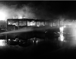 �賿9������������·�ǰ�˿�������ƱԱ��ִ