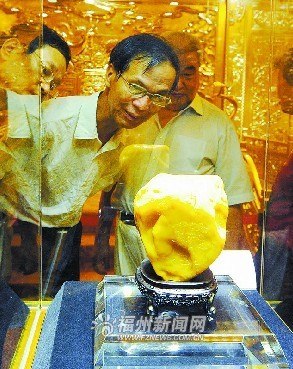 全国最大田黄石首现福建贵安重达4310克(图)