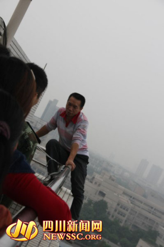 ��������Σ������¥��˵����ɷ������ֱ��ԣ�ͼ��