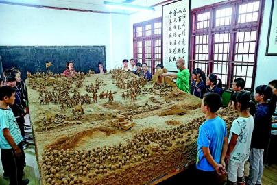 大型泥塑“立马中条”亮相西安(图)