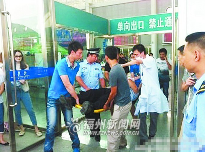 福州福清火车站一体重160公斤旅客安检时晕倒