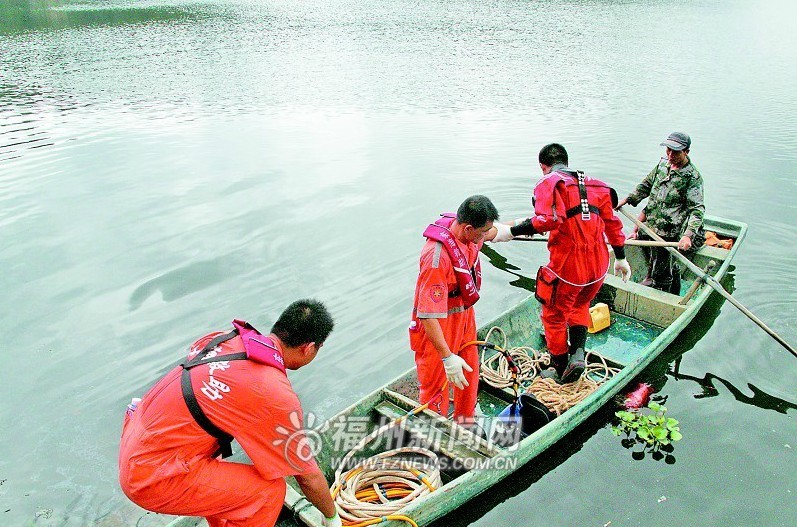 ����һ����ͨ�����ƺ���Ӿ����ˮ�⣨ͼ��