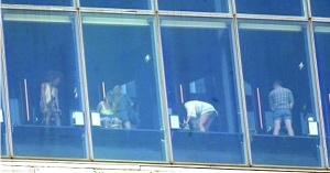 苏州火车站男厕所透明 市民戏称如厕压力山大(图)