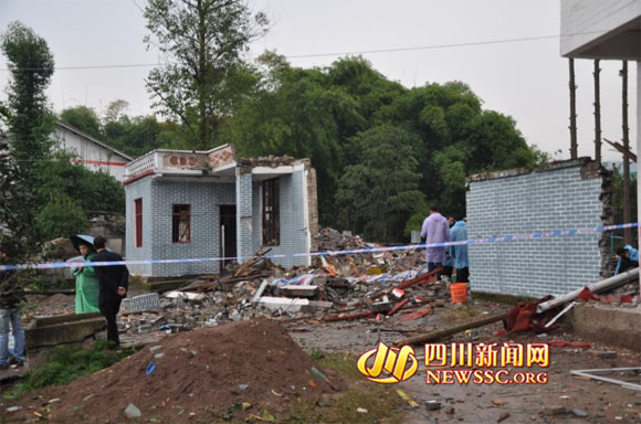 四川达州民宅爆炸致2人亡屋主曾做鞭炮生意(图)