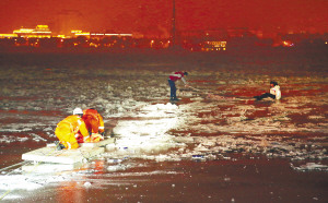 ���������չ�������Ա��ĭ����ž��ˣ�ͼ��