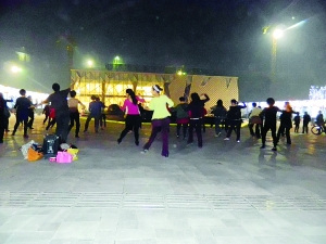 �ϲ����飺�������񲻿����ܹ㳡��������ͼ��