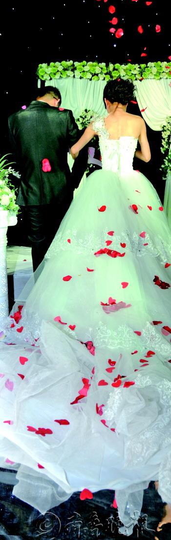 ��ϲǮ�����������������²���������˱���ɢ