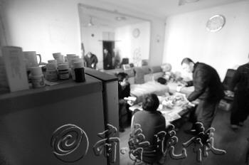 儿子离世前收万元捐款父母欲寻当年好心捐款人