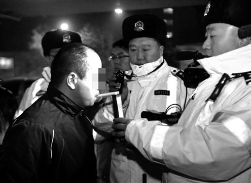 ����ƽ��ҹ60�˾Ƽݱ���Ԫ���ڼ仹���ϲ�