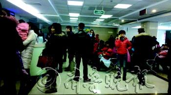 �ൺ��ů���������и߷�������ҽԺ���ȴ��루ͼ��