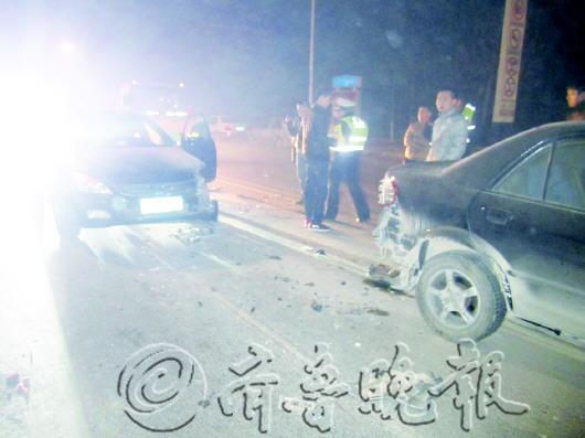 男子开车撞人不想赔偿见被撞人报警后弃车而走