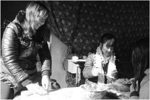 弟弟截肢弟媳离家扔下三幼儿嫂子照料两家十几年