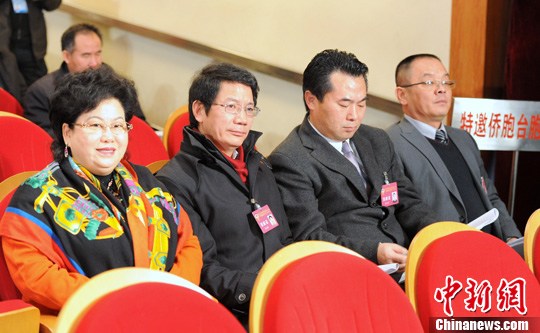 ���ս��롰���ᡱʱ�����������Ȱ�̨����ϯ