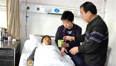 硕士弟弟患急性肝衰竭博士哥哥欲捐肝救人(图)