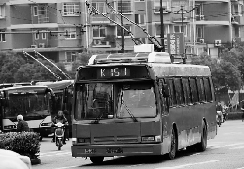 杭州最后一批151路老式电车明天光荣退休(图)