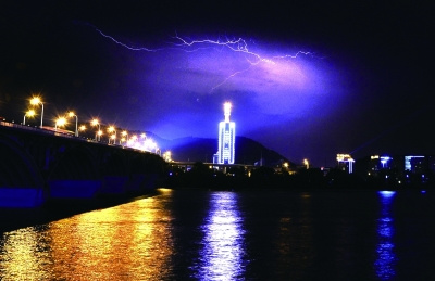 ��ɳ���׵�塱ը���ٶ�1��10��������ٴ��׻�