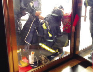 �Զ�ת�ſ�ס6���к��������Ž���ȳ���ͼ��