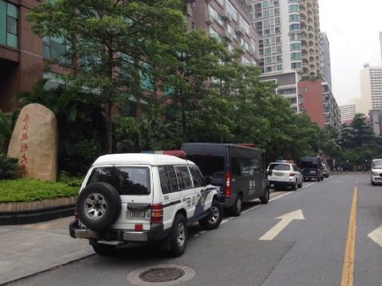 ���ݽ������·һ���ӳ�ǹ�������뾯�����ţ�ͼ��