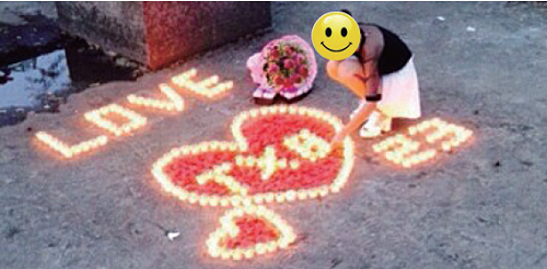 ��һŮ����ͷ�ڰ��ĸ���ͬѧ����·�����������