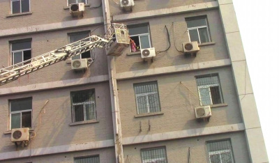 ����һ����¥ͻ����������Ա�����ݾ�����Ӥ��